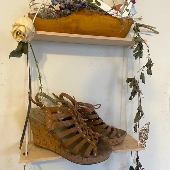 GUESS wedge heels size 8 - Picture 5 of 5
